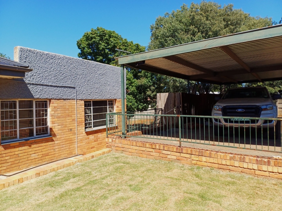 4 Bedroom Property for Sale in Westdene Free State